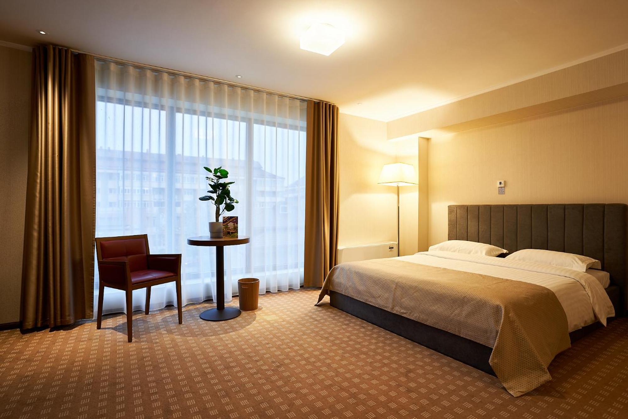 Petrodava One Piatra Neamţ Exterior foto